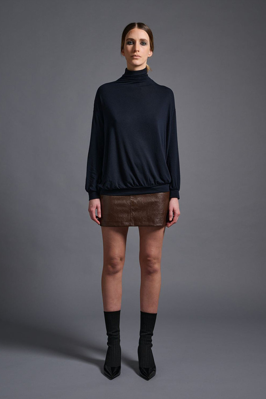 未使用 22AW COGTHEBIGSMOKE コグザビッグスモーク ELYSE FLAIR HIGH-NECK TOP ハイネック バックフレア カットソー 1 ブラック レディース 古着 中古 USED 50%OFF】COGTHEBIGSMOKE コグザビッグスモーク リサイクル