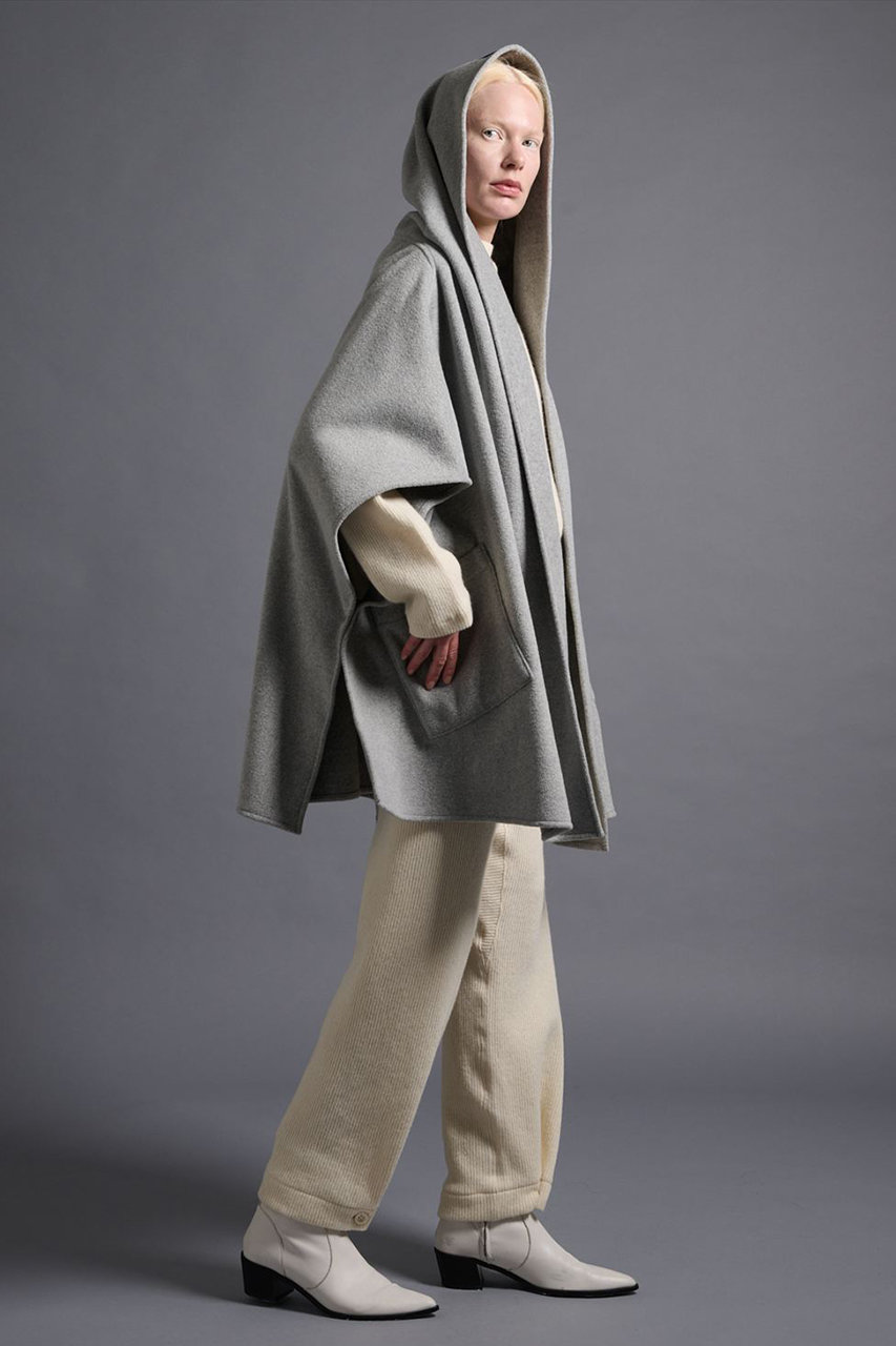 COGTHEBIGSMOKE GITTY HOODED CAPE グレー 1 COGTHEBIGSMOKE(コグ ザ ビッグスモーク)｜【予約販売】15 GITTY