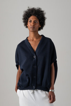 コグ ザ ビッグスモーク/COGTHEBIGSMOKEの【予約販売】25 NEELA PUFF SLEEVE CARDIGAN(110100/110104)