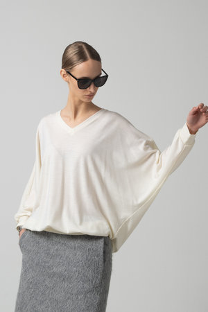コグ ザ ビッグスモーク/COGTHEBIGSMOKEの【予約販売】61 ORI V NECK TOP(110300/110301)