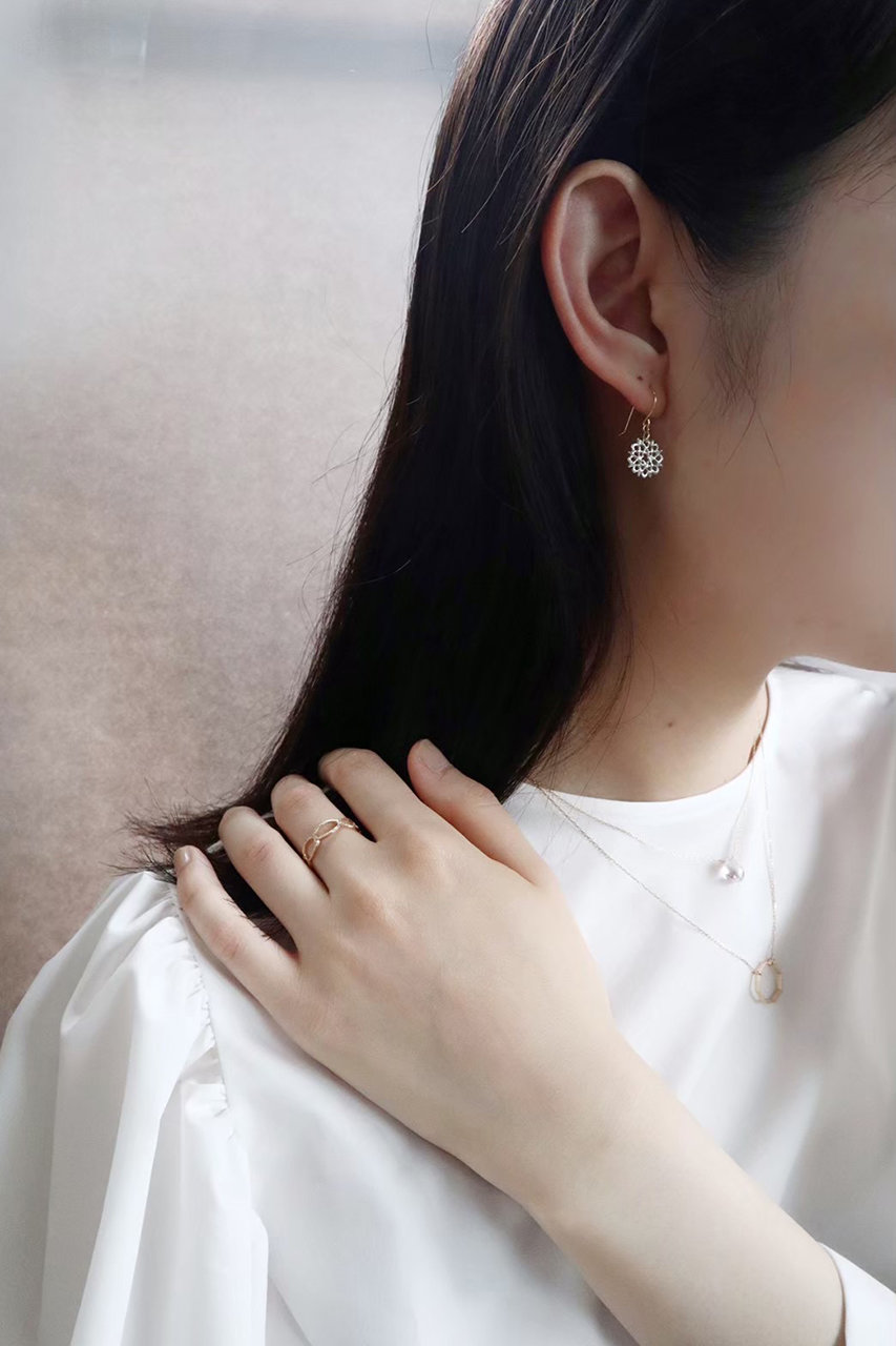KAORU(カオル)｜LACE FLOWER シルバー ピアス/シルバー の通販