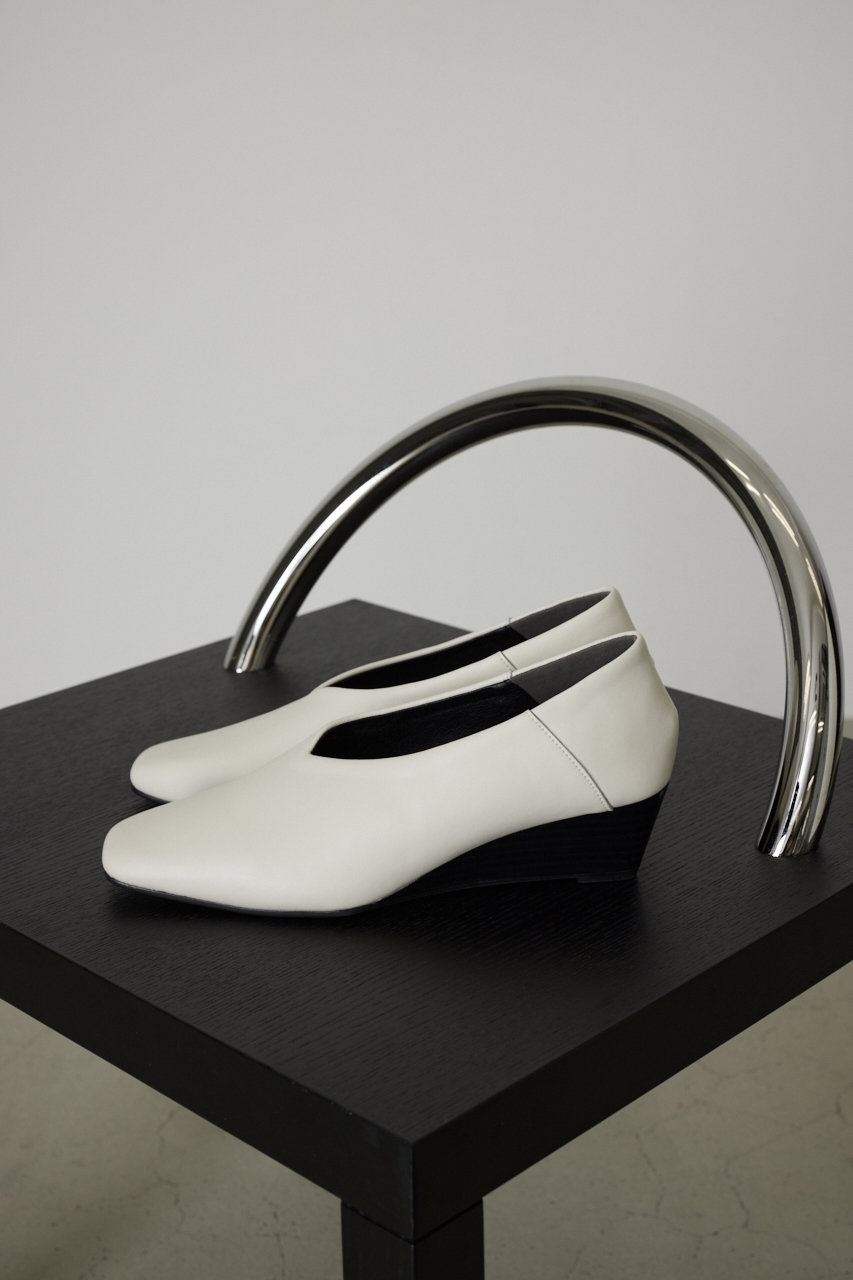 Angled heel square shoes/シューズ