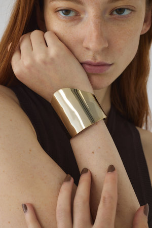 リムアーク/RIM.ARKのSmooth curved cuffs bangle/バングル(150300/150301)