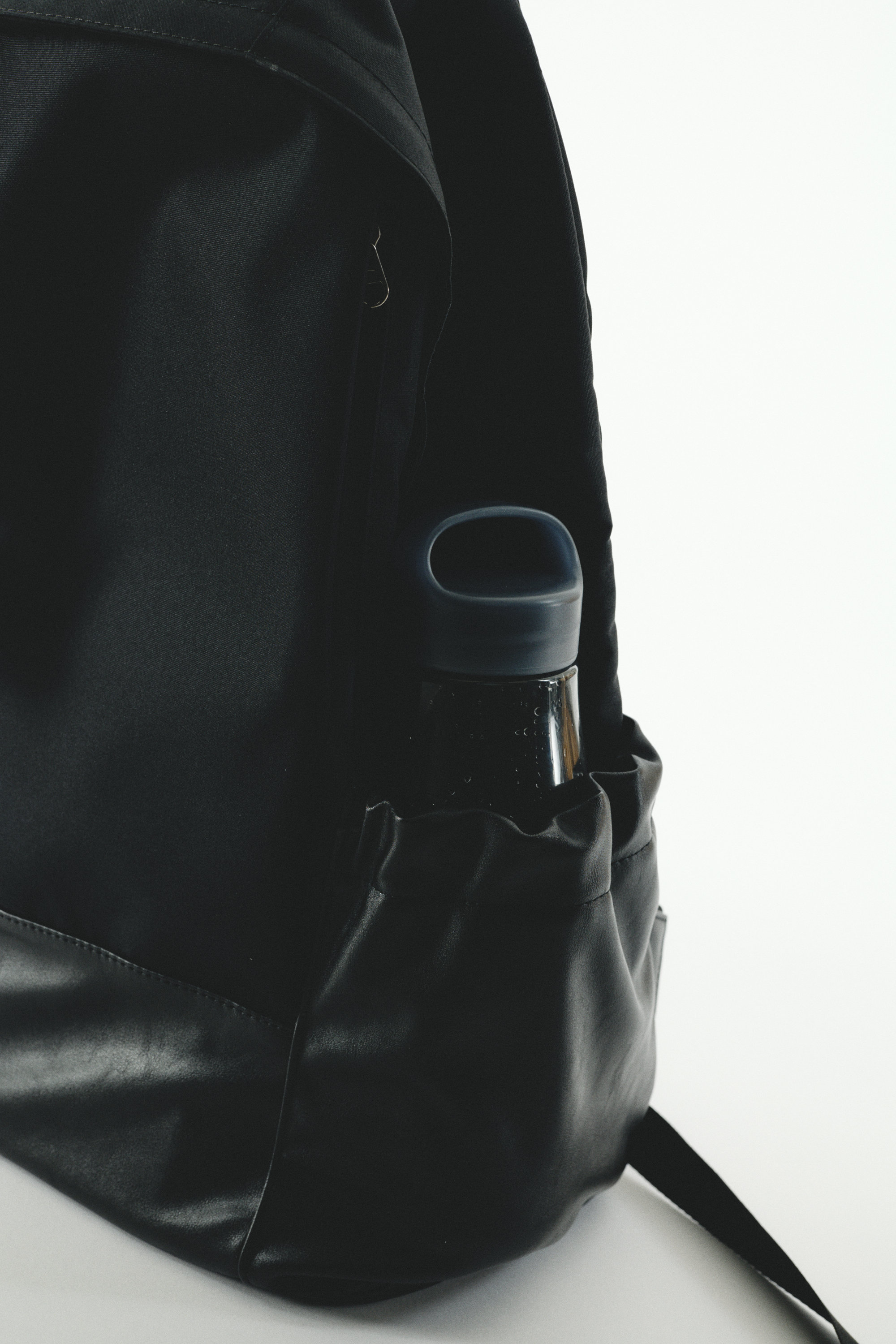 RIM.ARK(リムアーク)｜The city backpack/バックパック/ブラック の 
