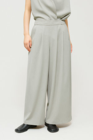 ミディウミソリッド/MIDIUMISOLIDのワイドコクーンパンツ(110600/110601)