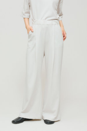 ミディウミソリッド/MIDIUMISOLIDのスウェットタックフレアパンツ(110600/110601)