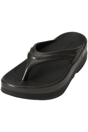 ウーフォス/OOFOSのOOmega Luxe(130200/130205)