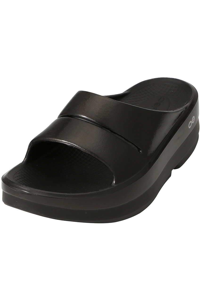 ウーフォス OOmega OOahh Luxe(Titanium Mirror) Women's OOmega Luxe Sandal - Titanium Mirror – oofos