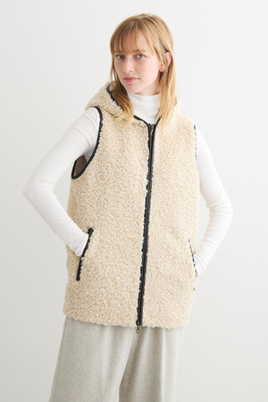 スリードッツ/three dotsのボア フーディベスト(110800/110806)