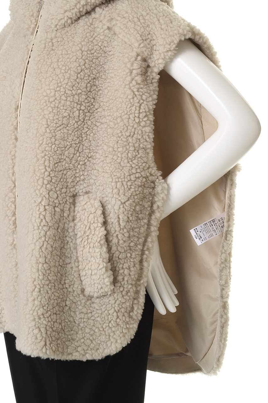 three dots(スリードッツ)｜エコペルボア ケープベスト/ベージュ の