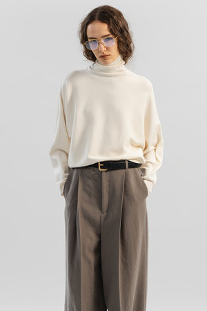 イロット/IIROTの【予約販売】Wool Silk タートルニット プルオーバー