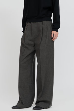 イロット/IIROTのウール サージ スラック(110600/110601)