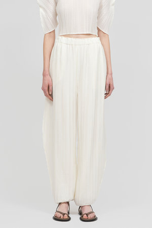 イロット/IIROTの【予約販売】プリーツ　イージー パンツ(110600/110601)