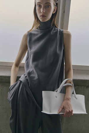 イロット/IIROTの【予約販売】chambray トップス(110100/110101)