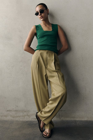 イロット/IIROTの【予約販売】スクエア ニット(110300/110301)