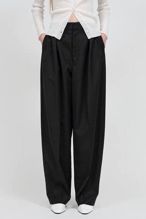 IIROT｜イロットのパンツ通販｜ELLE SHOP (エル・ショップ)