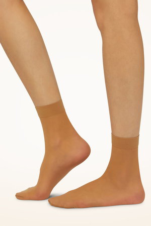 ウォルフォード/Wolfordの41260 Individual 10 Socks シアーソックス(140700/140701)