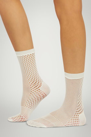 ウォルフォード/Wolfordの41594 NET SOCKS グリッドネットソックス
