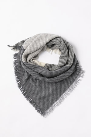 エレガンセーゼ/eleganceseの【予約販売】Square fringe スカーフ(140100/140103)