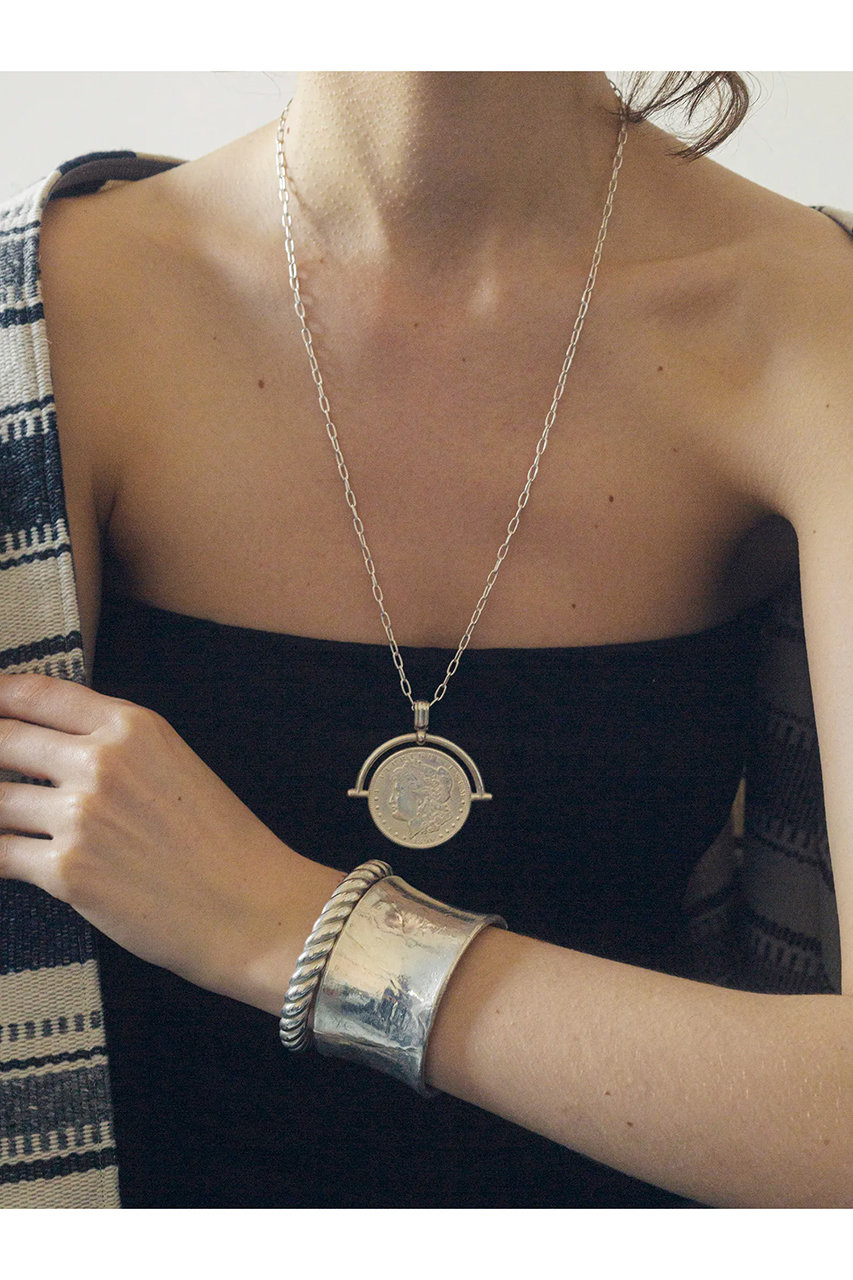 GIGI(ジジ)｜Luna solid cuff ブレスレット/シルバー の通販｜ELLESHOP