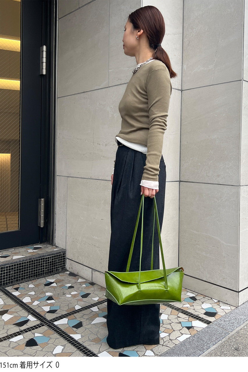 【STUNNING】グレー×羽 Credor Official - クレドール | 羽根のように薄く、軽やかで、空気を