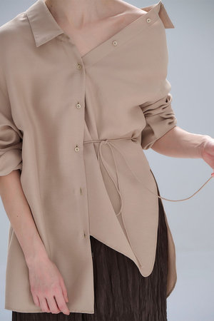 スタニングルアー/STUNNING LUREの【12/24 11:00販売開始】【予約販売】ｒバックスリットシャツ(110400/110403)