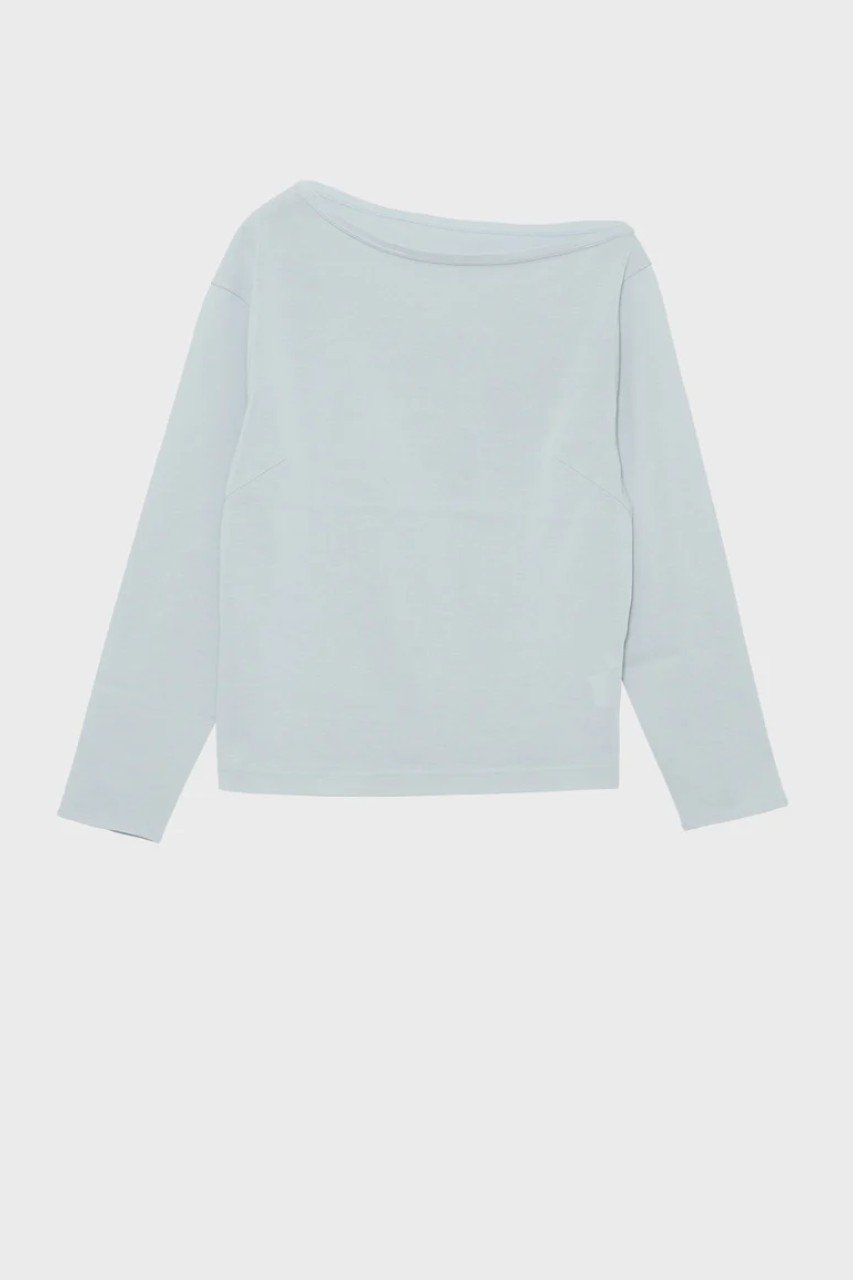 オフショルダープルオーバー