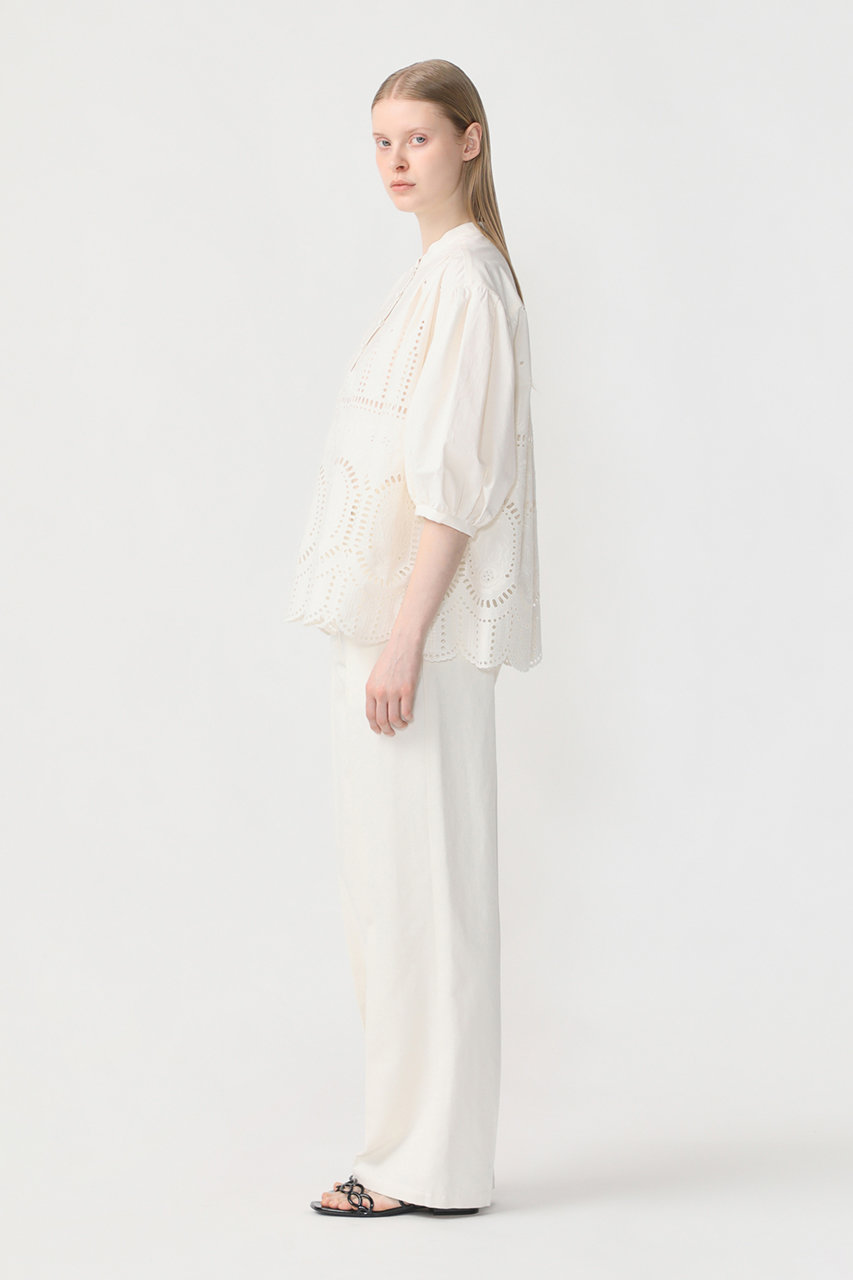 DEPAREILLE(デパリエ)｜フラワーエンブロイダリーブラウス/オフ