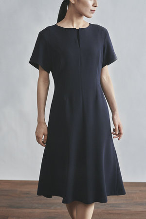 ザ ライナー/THE LINERのスライトリーフレアドレス(110500/110502)