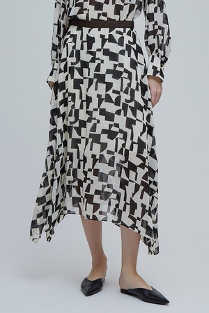 ベイジ，/BEIGE，のLUCIE（リュシー）/ランダムヘムスカート(110700/110703)