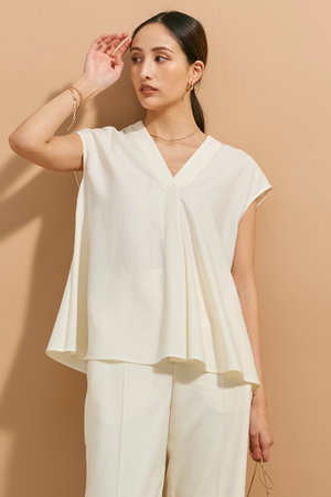 ベイジ，/BEIGE，のCAROLE（キャロル）/ペプラムブラウス(110400/110402)