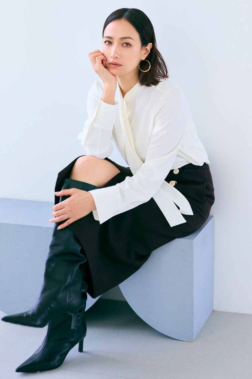 BEIGE ベイジ/レースブラウス/高級感/綺麗め/新品未使用 BEAMS HEART（ビームスハート）の「BEAMS HEART / Vヨーク タック