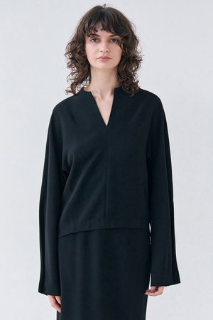 ベイジ，/BEIGE，のRUE（ルー）/スリットネックフォルムブラウス