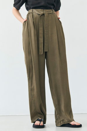 ベイジBEIGEフレアパンツ2 BEIGE，｜ベイジ，のパンツ通販｜ELLE SHOP (エル・ショップ)