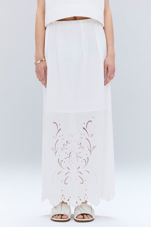 ベイジ，/BEIGE，のGALLERIA / コットンエンブロイダリーIラインスカート/(110700/110703)