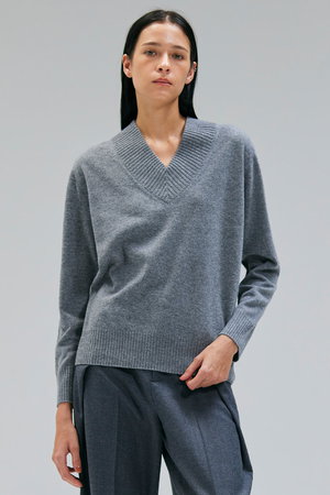 ベイジ，/BEIGE，のPOMPE（ポンプ）/ウールカシミヤ配色ラインVネックニット(110300/110301)