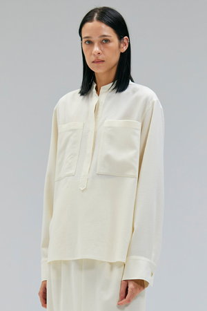 ベイジ，/BEIGE，のTERNES（テルヌ）/ビックポケットプルオーバーウールブラウス(110400/110403)