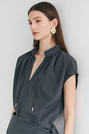 ベイジ，/BEIGE，の【予約販売】BATEAU / Vネック ギャザーブラウス
