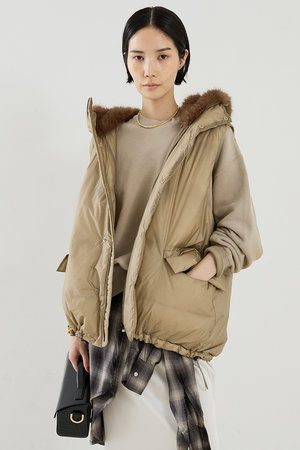 ザ ストア バイシー/THE STORE by C’の【予約販売】【REMI RELIEF】【別注】フェイクファー付きライトダウンベスト(110900/110906)