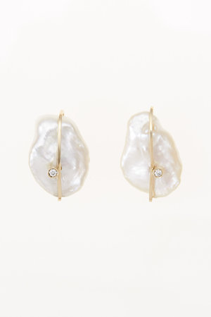 エネイ/ENEYのPETALS バロックパールピアス