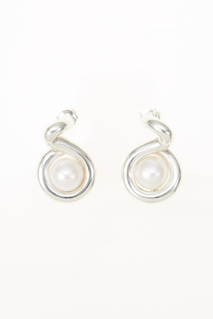 エネイ/ENEYのCONTOURS パールピアス(150100/150101)