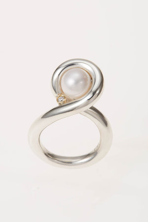 エネイ/ENEYのCONTOURS クロスパールダイアモンドリング(150400/150401)