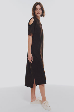 ルームエイト/Room no.8のファンクショナル　コットン　ショルダーオープンドレス