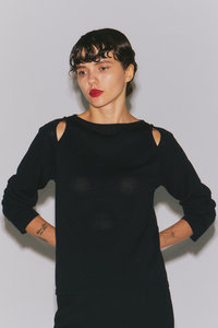 【新品】タグ付き【Room no.8 BLACK】トップス　サイズ2 2024 Fall&Winter – Room no.8 ONLINE SHOP