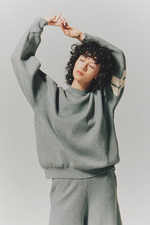 ルームエイト/Room no.8のDUAL LAYERED オーバーサイズ スウェット(110100/110105)