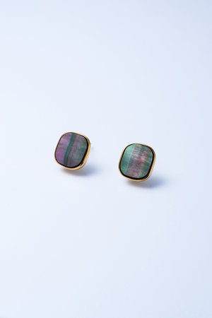 プラウ/PLOWのShell Window ピアス(150100/150101)