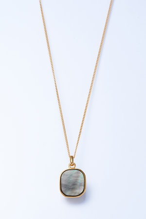 プラウ/PLOWのShell Window ネックレス