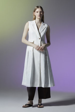 ティーチ/TEECHIのテーラードロングジレ