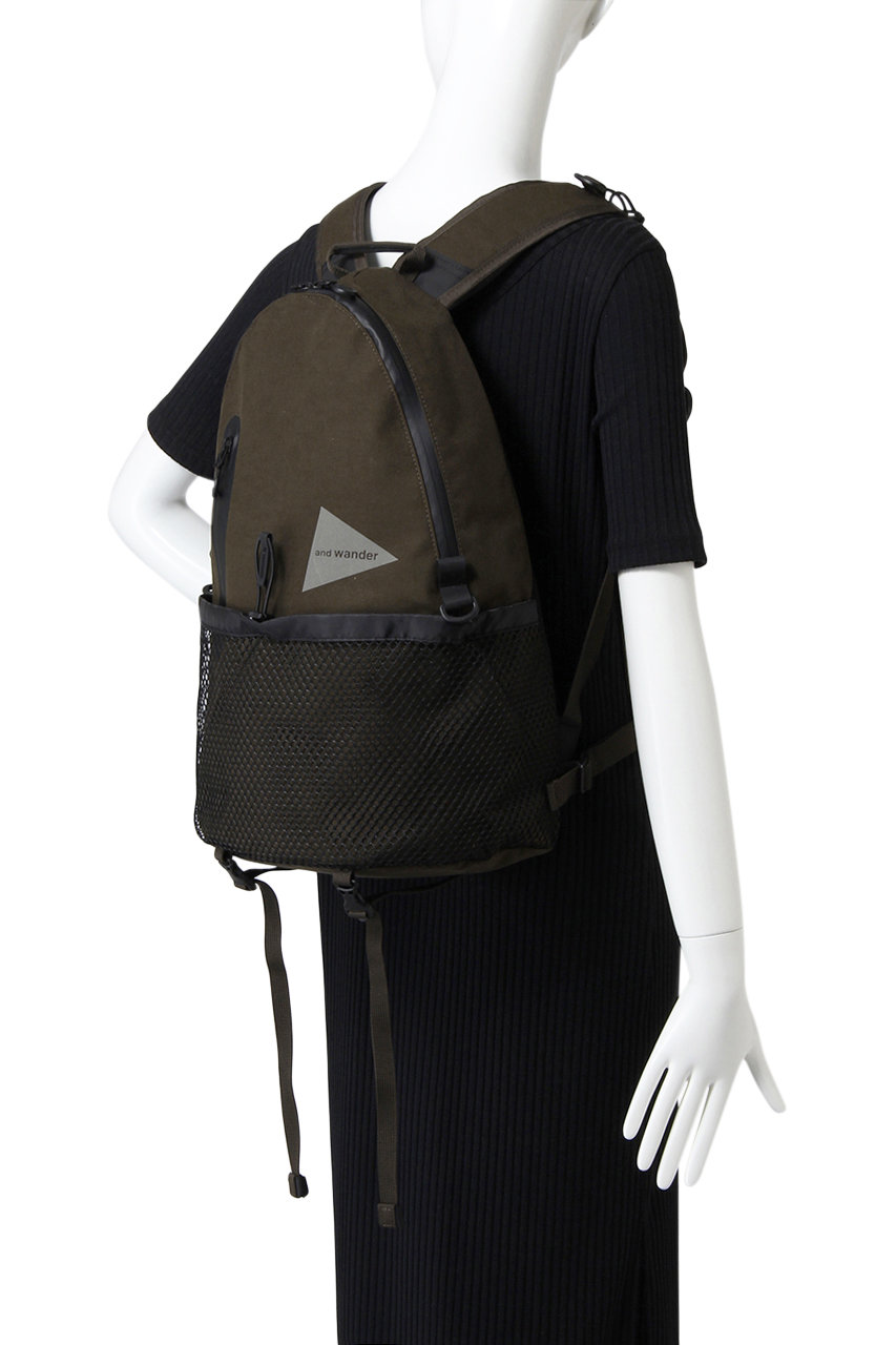 and wander(アンドワンダー)｜【UNISEX】PE/CO 20L daypack/ダーク