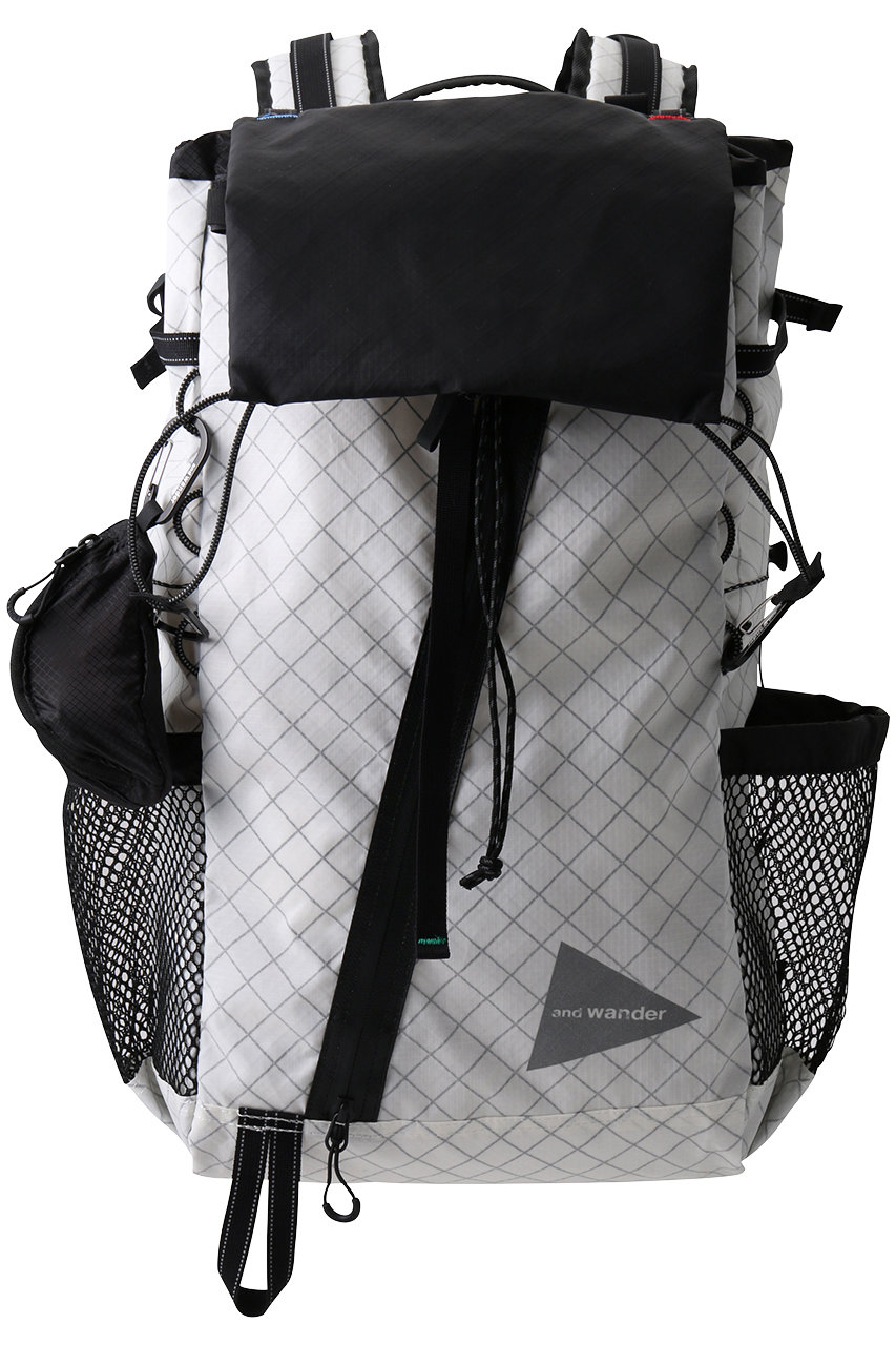 アンドワンダー/and wanderの【UNISEX】ECOPAK 30L backpack(オフホワイト/5745975202)